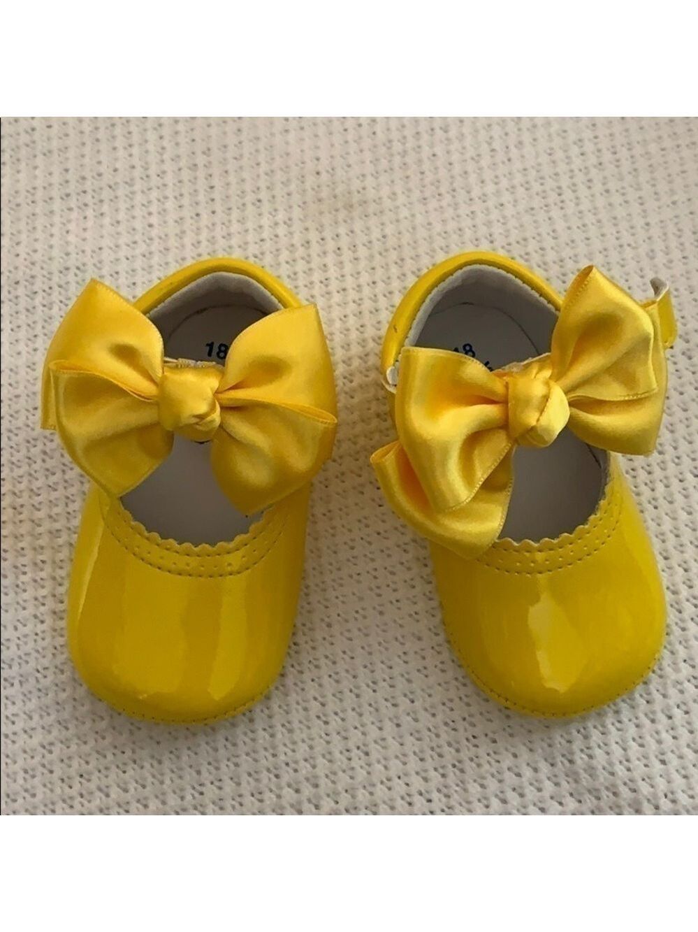 Yellow LEATHER pram baby shoes